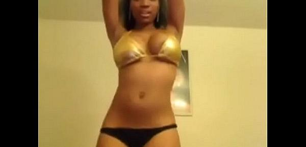  sexy black girl with big nipples gives cam show
